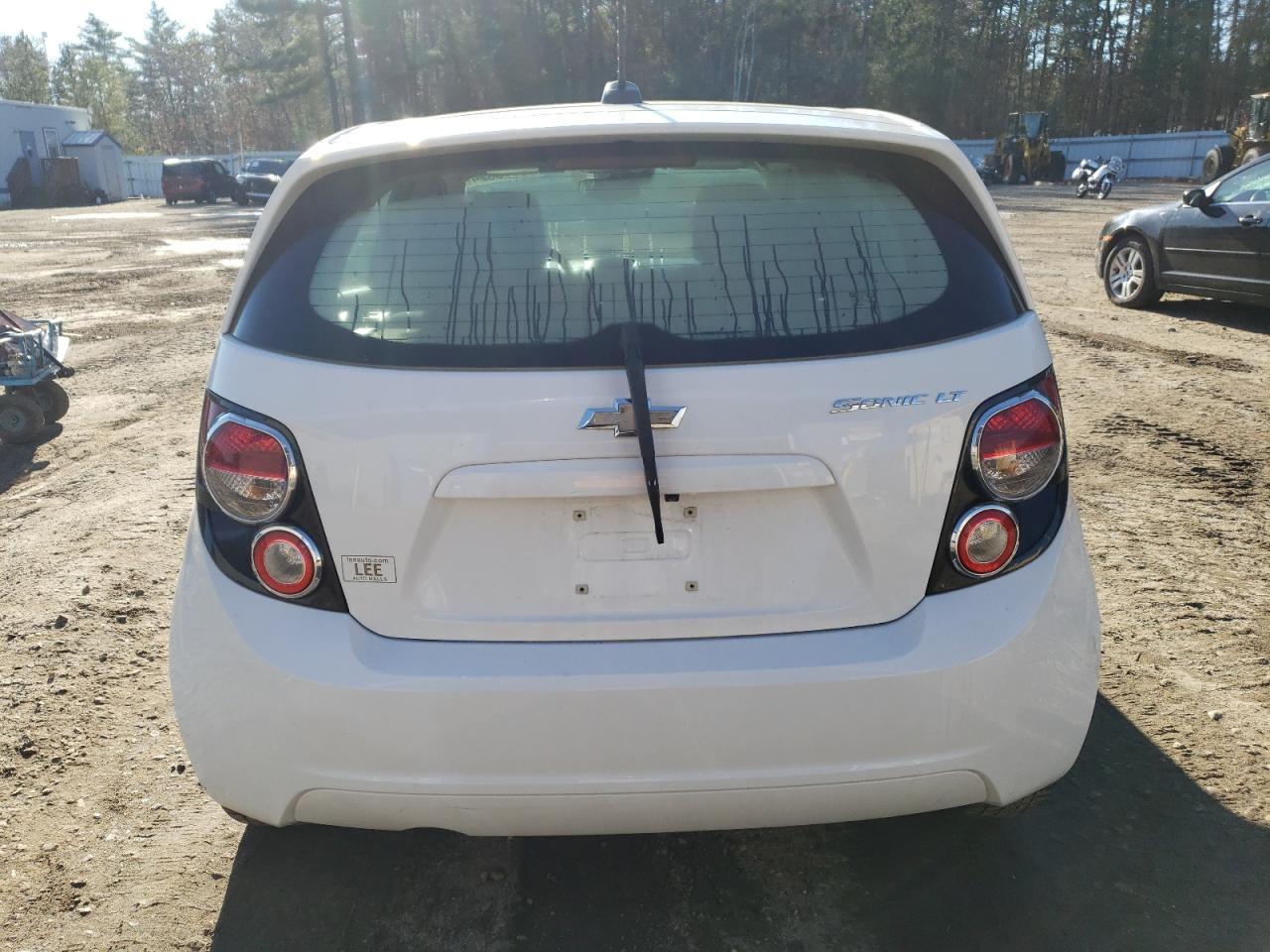 2016 CHEVROLET SONIC LT - Image 6