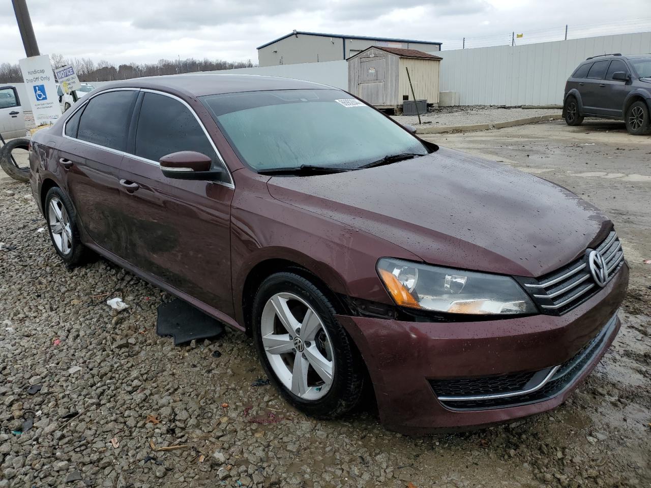 2013 VOLKSWAGEN PASSAT SE - Image 4