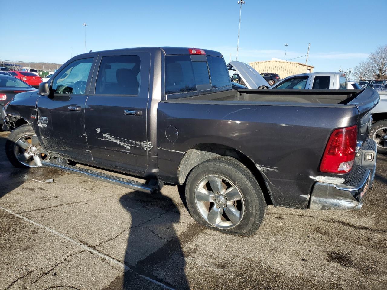 2015 RAM 1500 SLT - Image 2