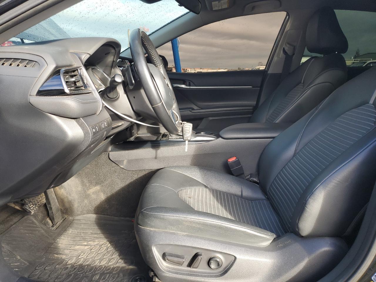 2020 TOYOTA CAMRY SE - Фото 7