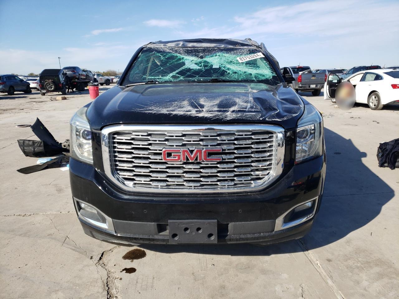2016 GMC YUKON SLE - Фото 5
