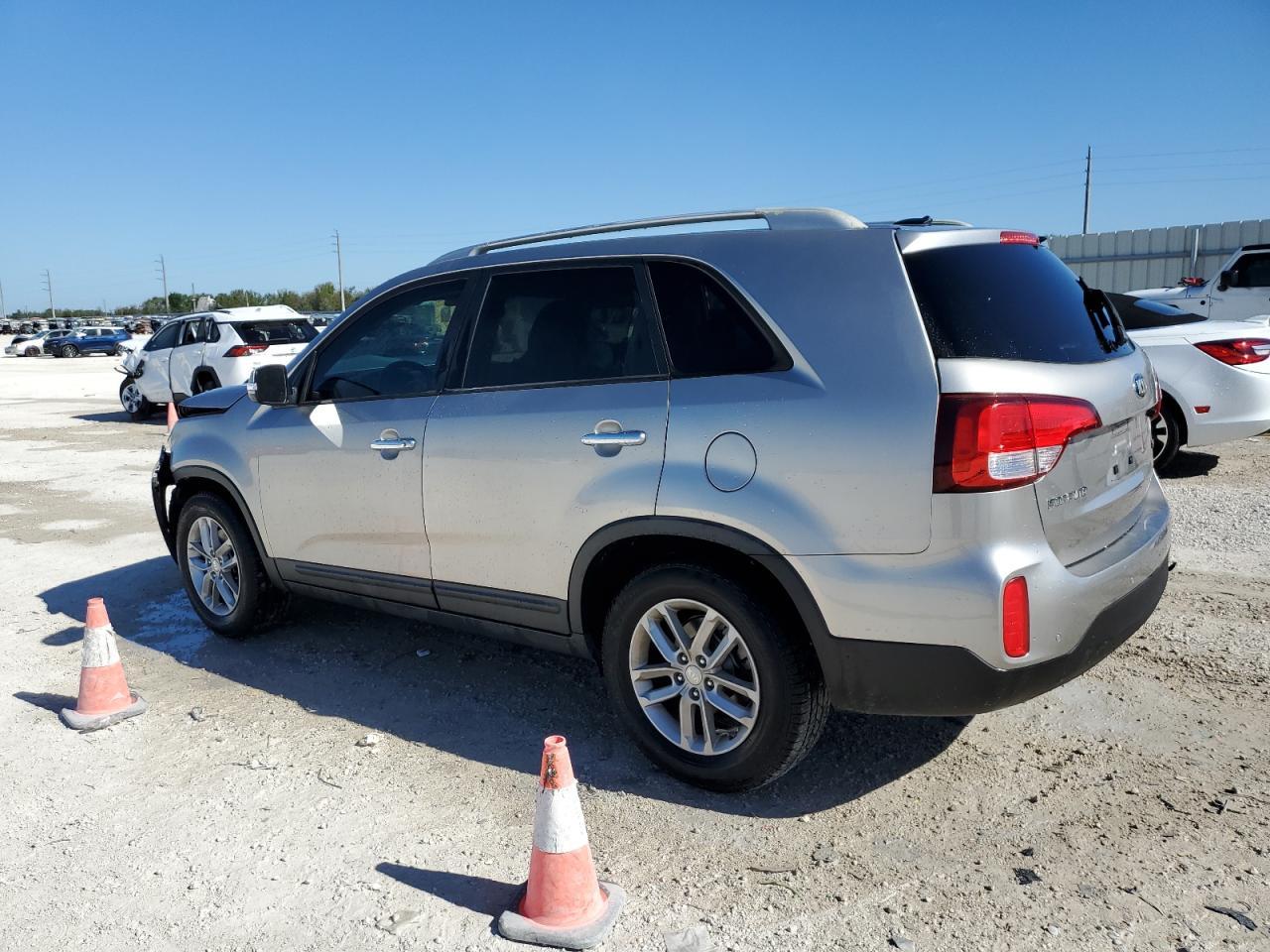 2015 KIA SORENTO LX - Image 2
