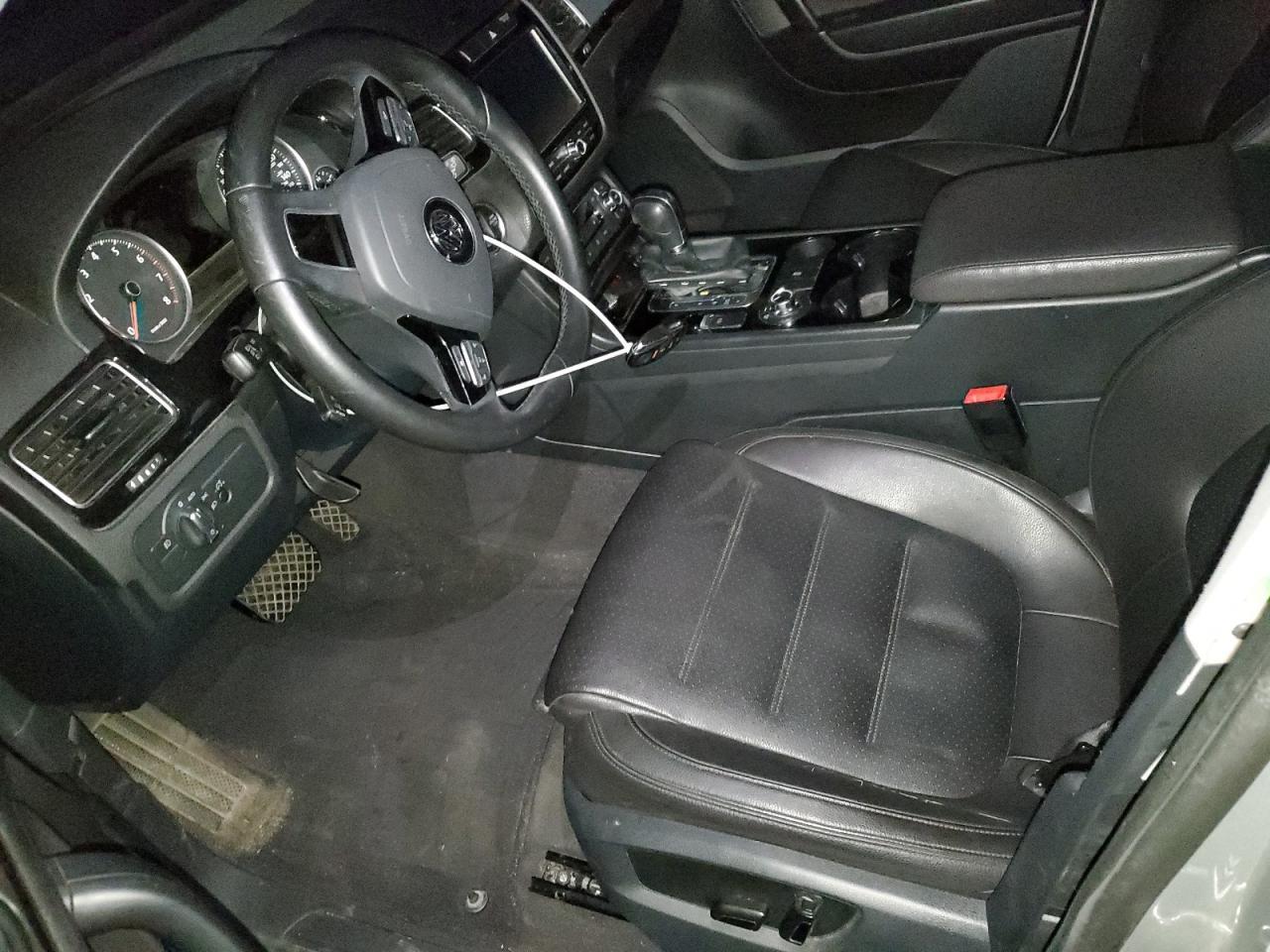 2013 VOLKSWAGEN TOUAREG V6 - Image 7