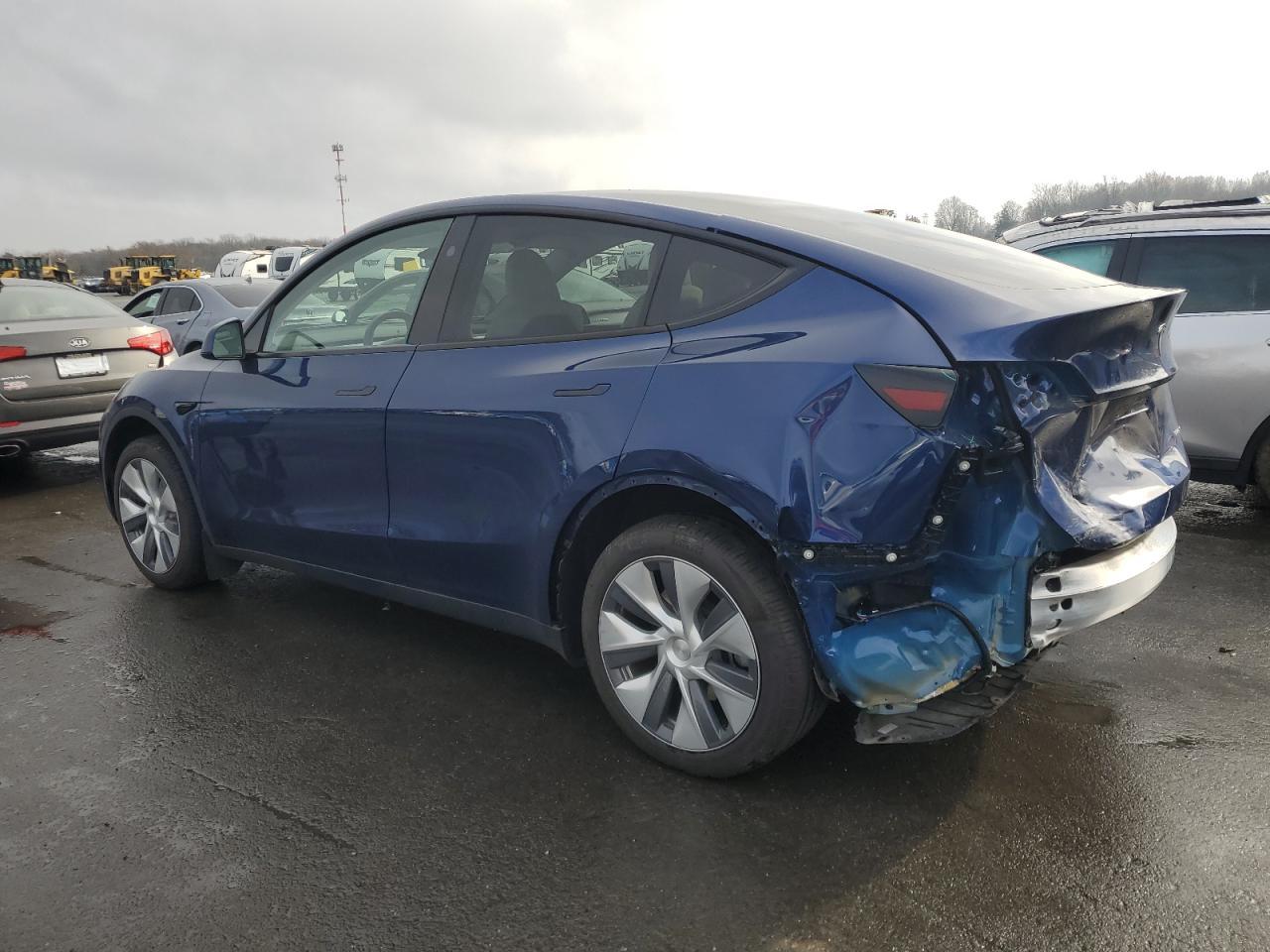 2024 TESLA MODEL Y - Фото 2