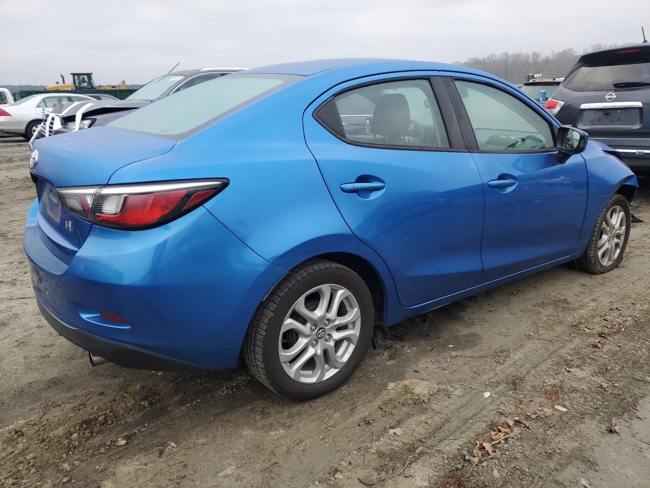 2017 TOYOTA YARIS IA - Фото 3