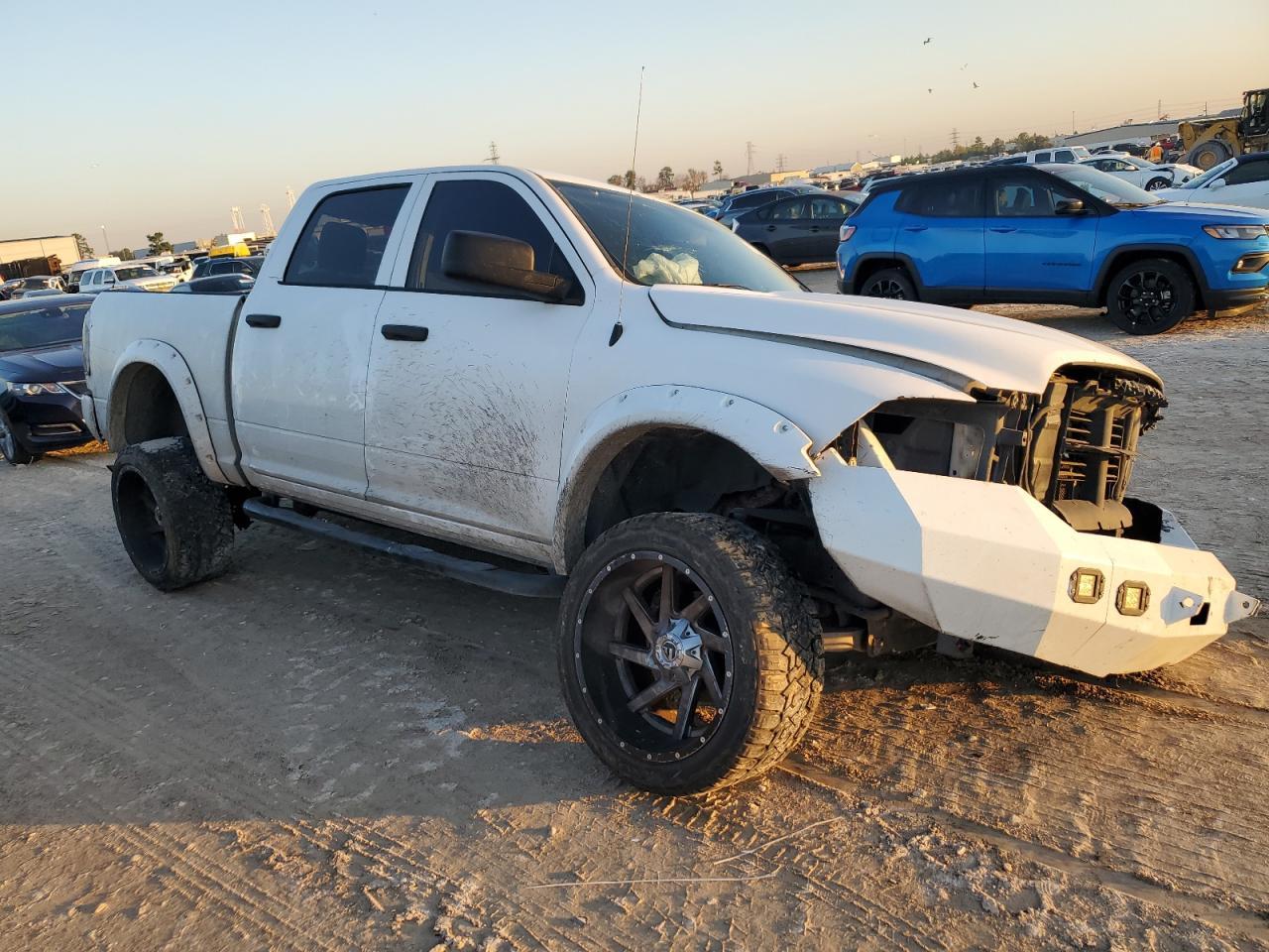 2017 RAM 1500 ST - Image 4