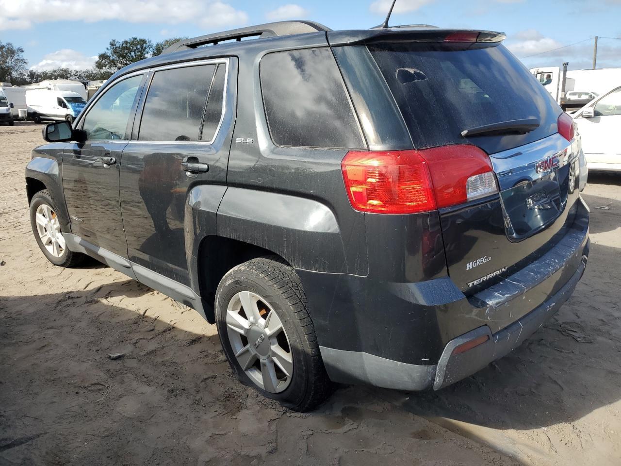 2013 GMC TERRAIN SL - Image 2
