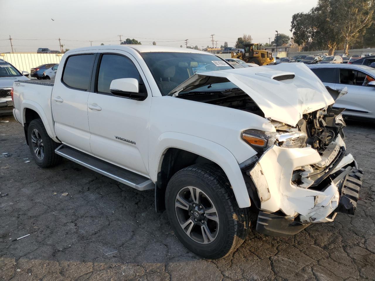 2017 TOYOTA TACOMA DOU - Фото 4