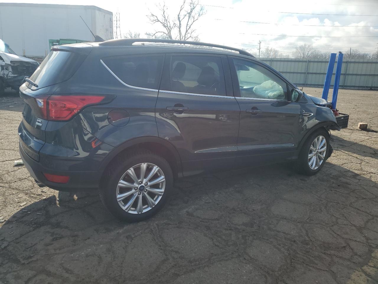 2019 FORD ESCAPE SEL - Фото 3