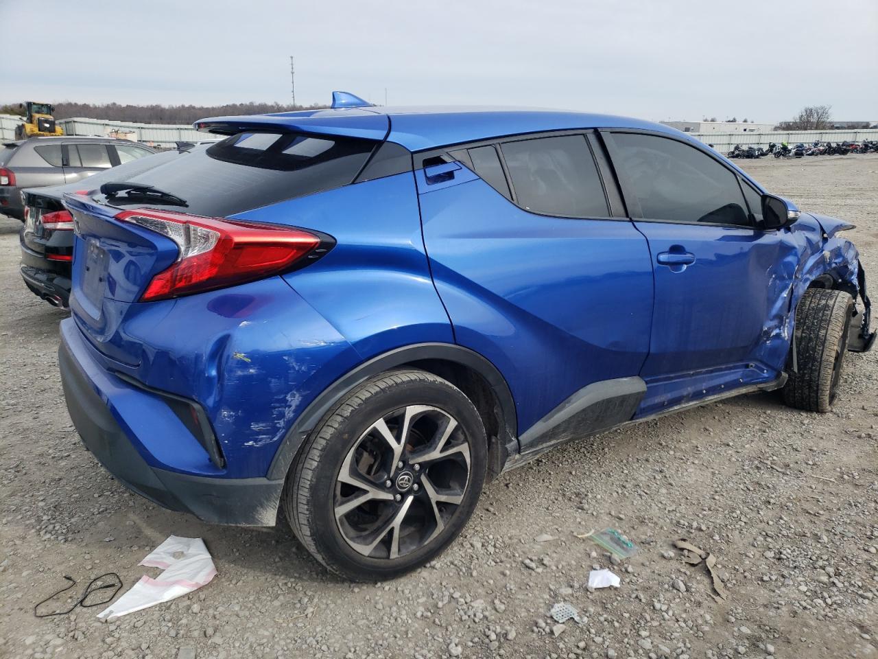 2018 TOYOTA C-HR XLE - Фото 3