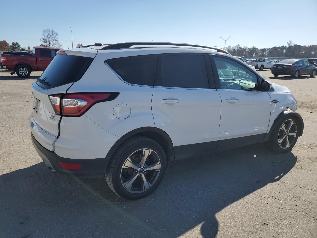 2017 FORD ESCAPE SE - Фото 3