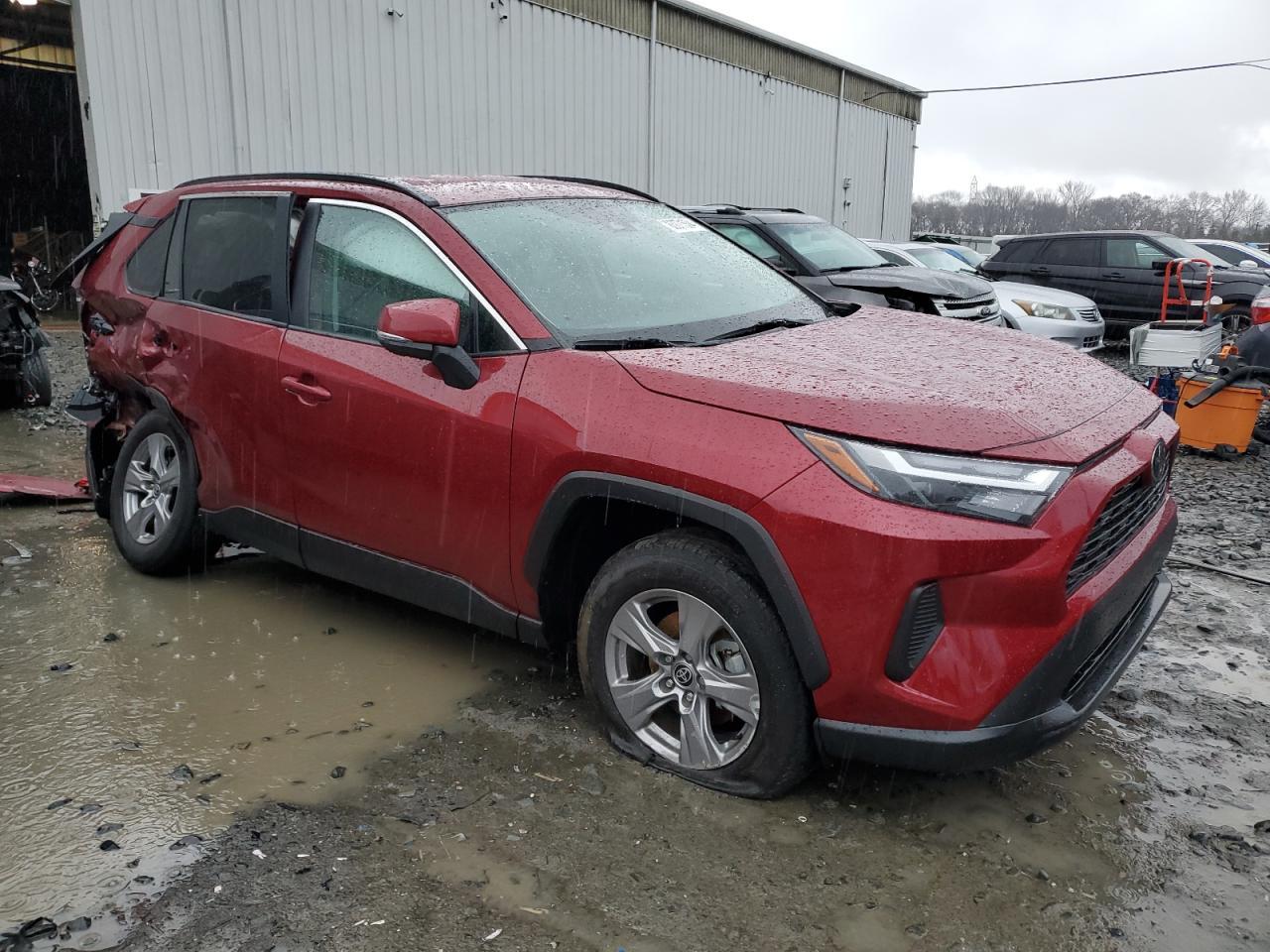 2022 TOYOTA RAV4 XLE - Фото 4