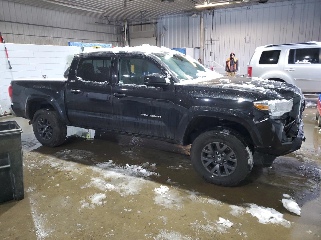 2023 TOYOTA TACOMA DOU - Фото 4