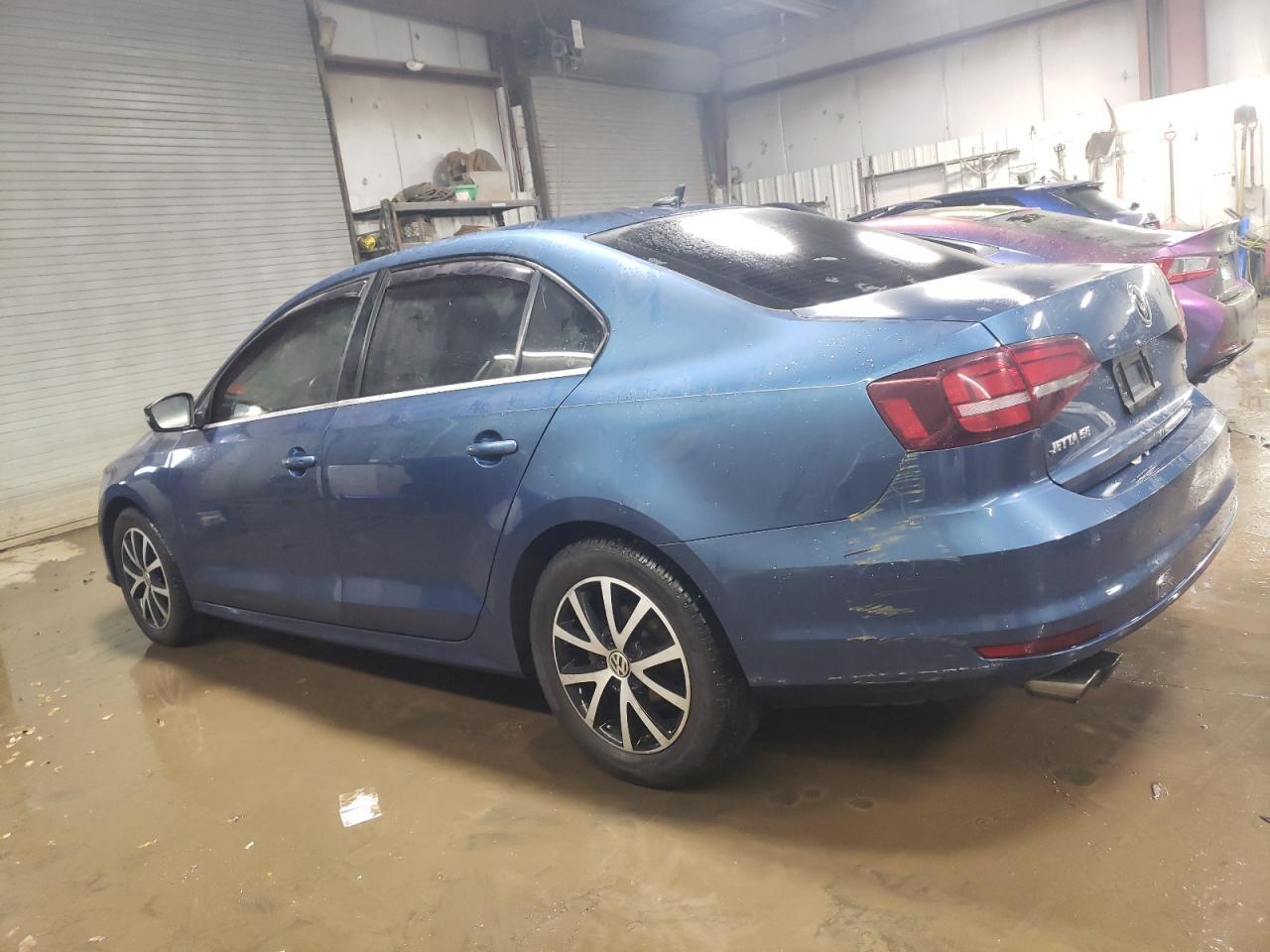 2017 VOLKSWAGEN JETTA SE - Image 2
