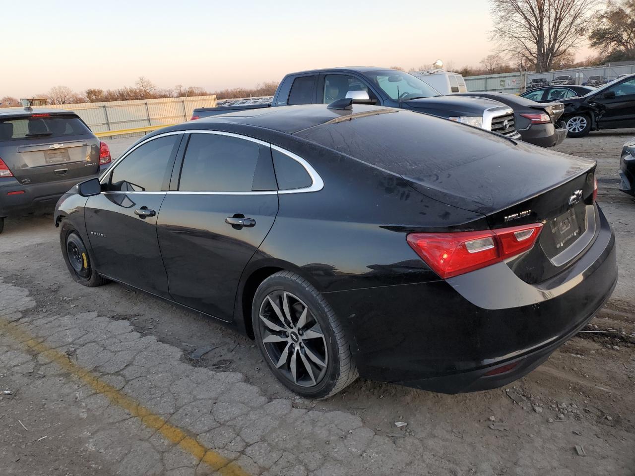 2017 CHEVROLET MALIBU LT - Image 2