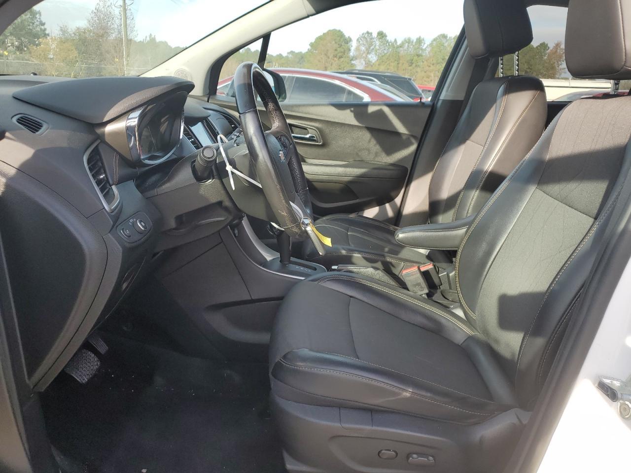 2018 CHEVROLET TRAX 1LT - Image 7