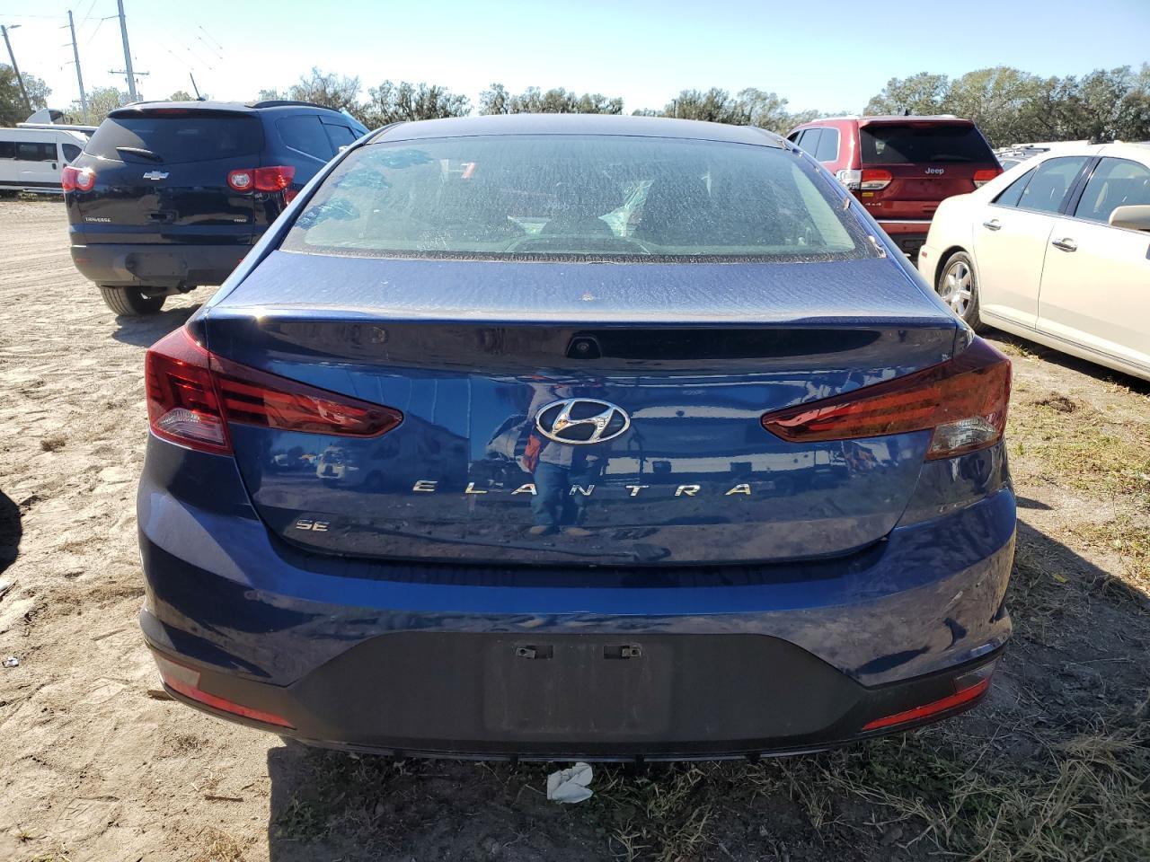 2019 HYUNDAI ELANTRA SE - Фото 6