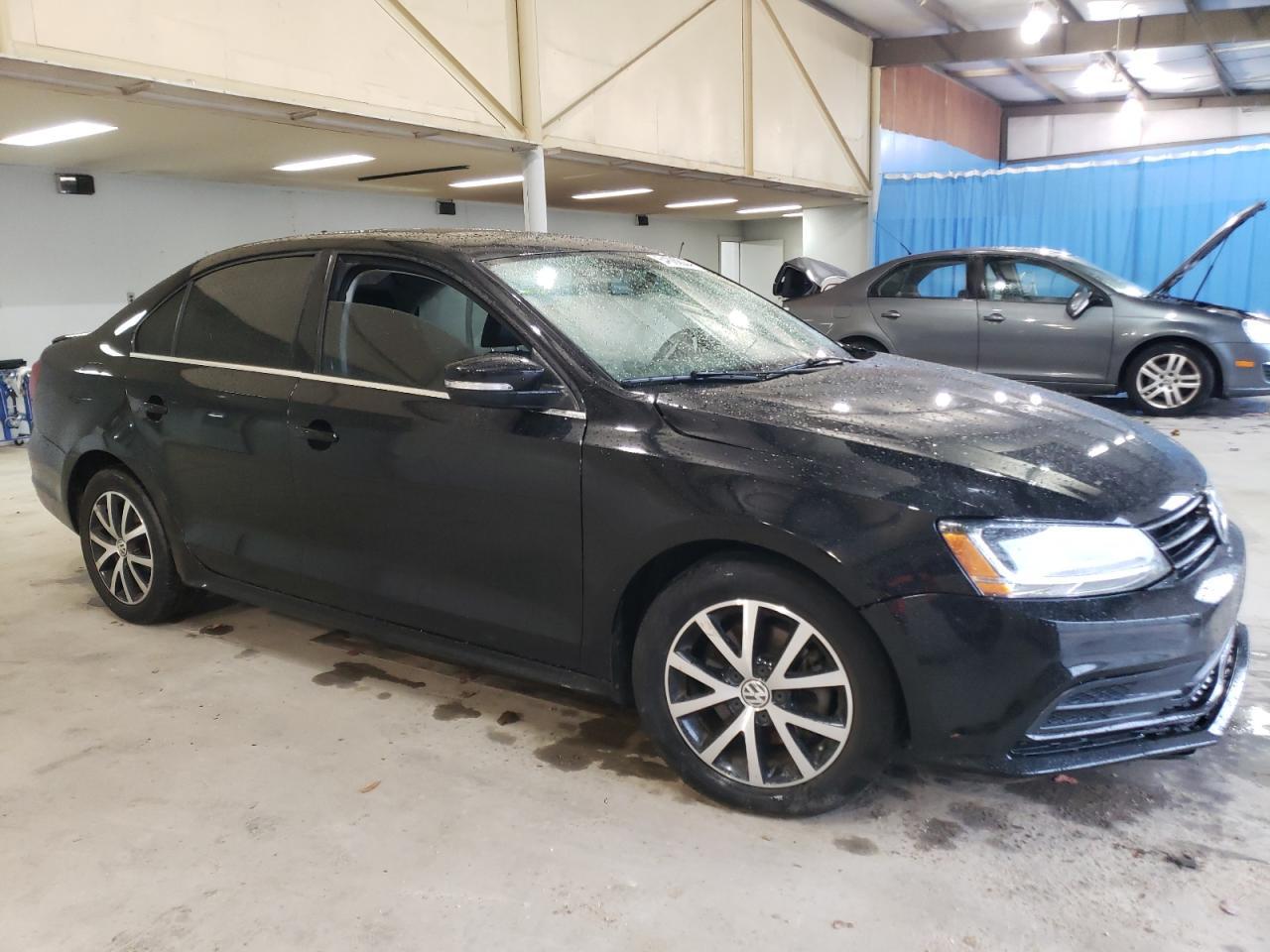 2017 VOLKSWAGEN JETTA SE - Image 4