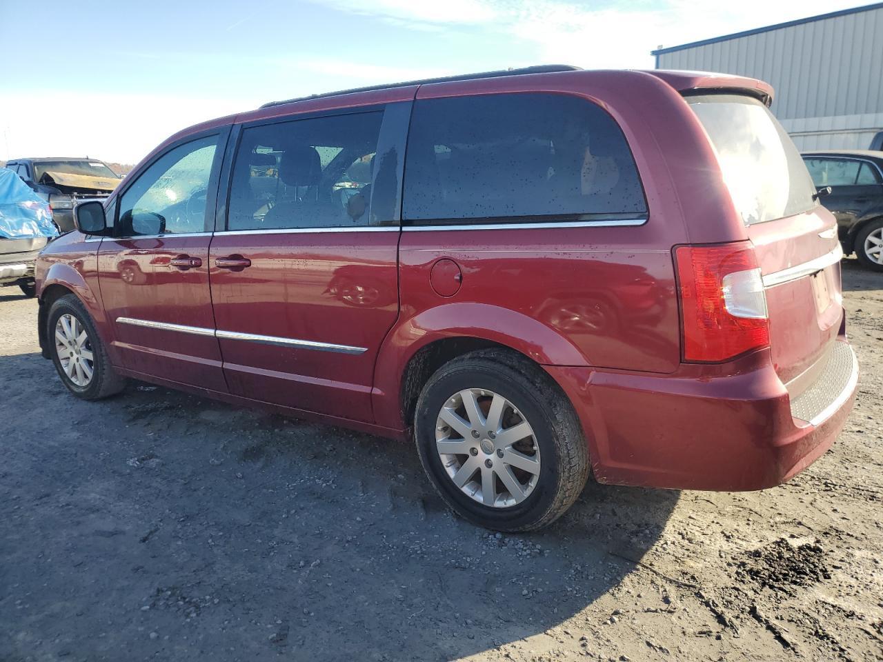 2014 CHRYSLER TOWN & COU - Image 2