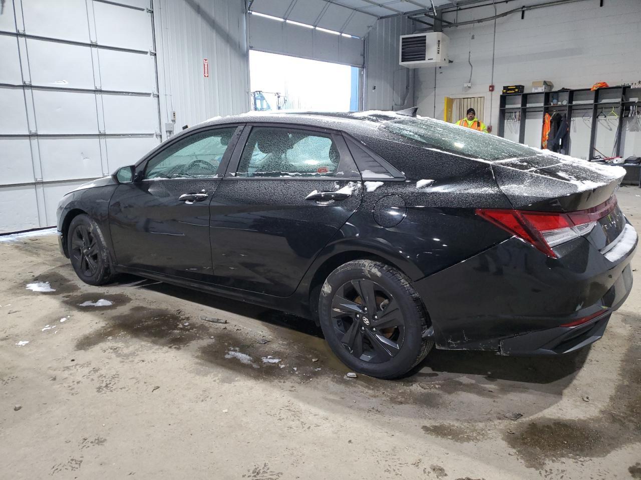 2023 HYUNDAI ELANTRA SE - Фото 2