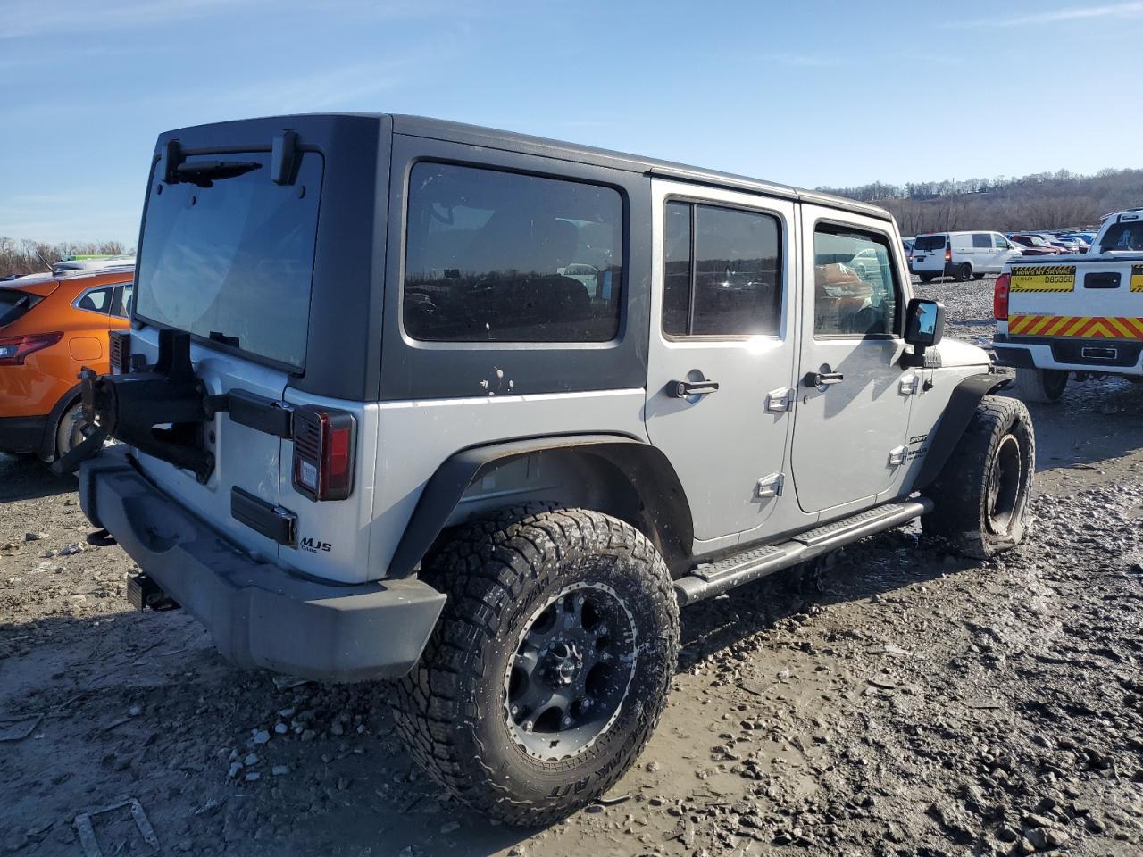 2012 JEEP WRANGLER U - Image 3