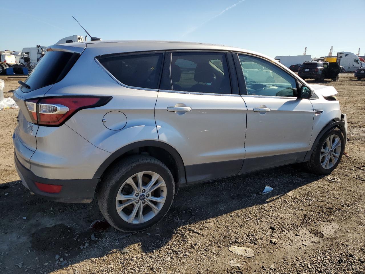 2017 FORD ESCAPE SE - Image 3