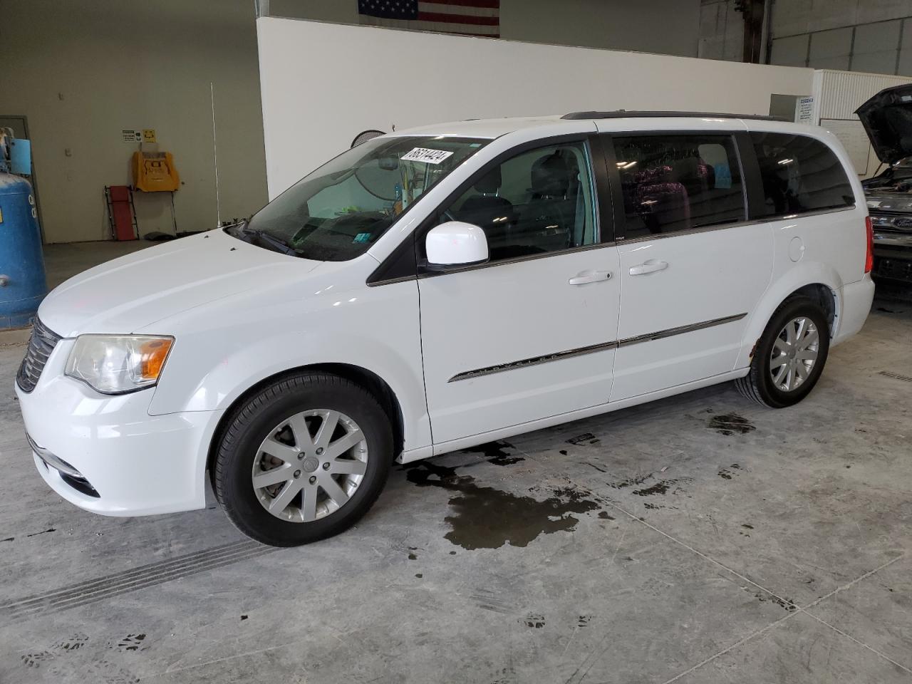2014 CHRYSLER TOWN & COU