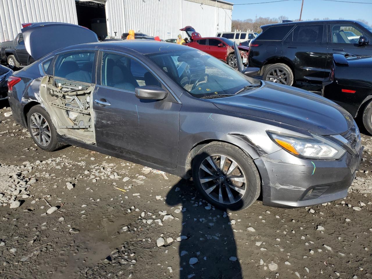 2017 NISSAN ALTIMA 2.5 - Image 4