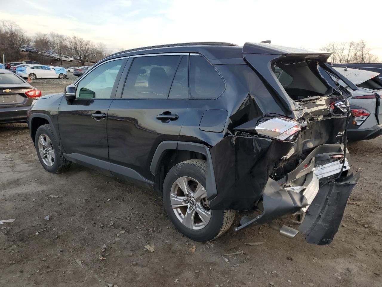 2022 TOYOTA RAV4 XLE - Фото 2