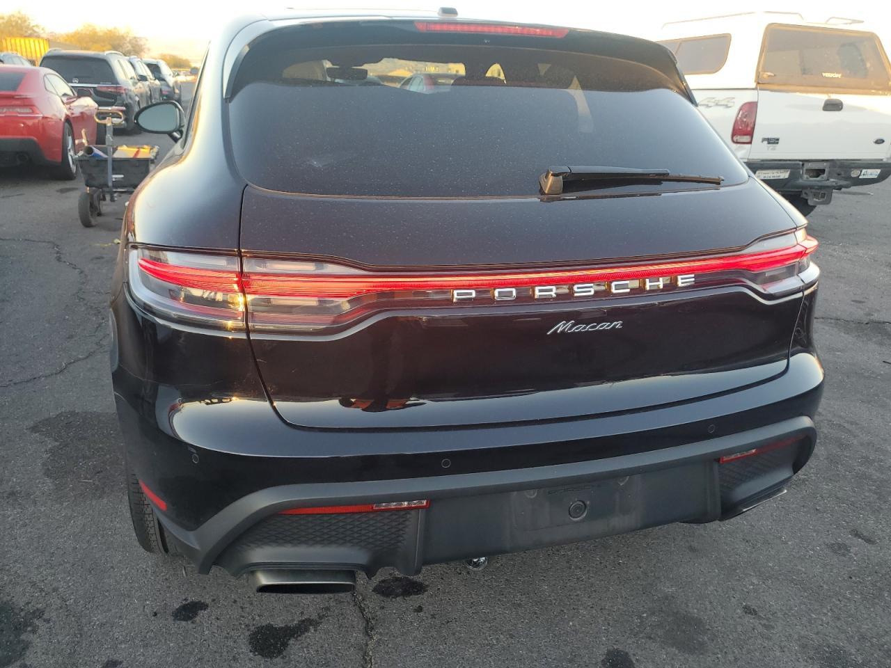 2023 PORSCHE MACAN BASE - Image 6