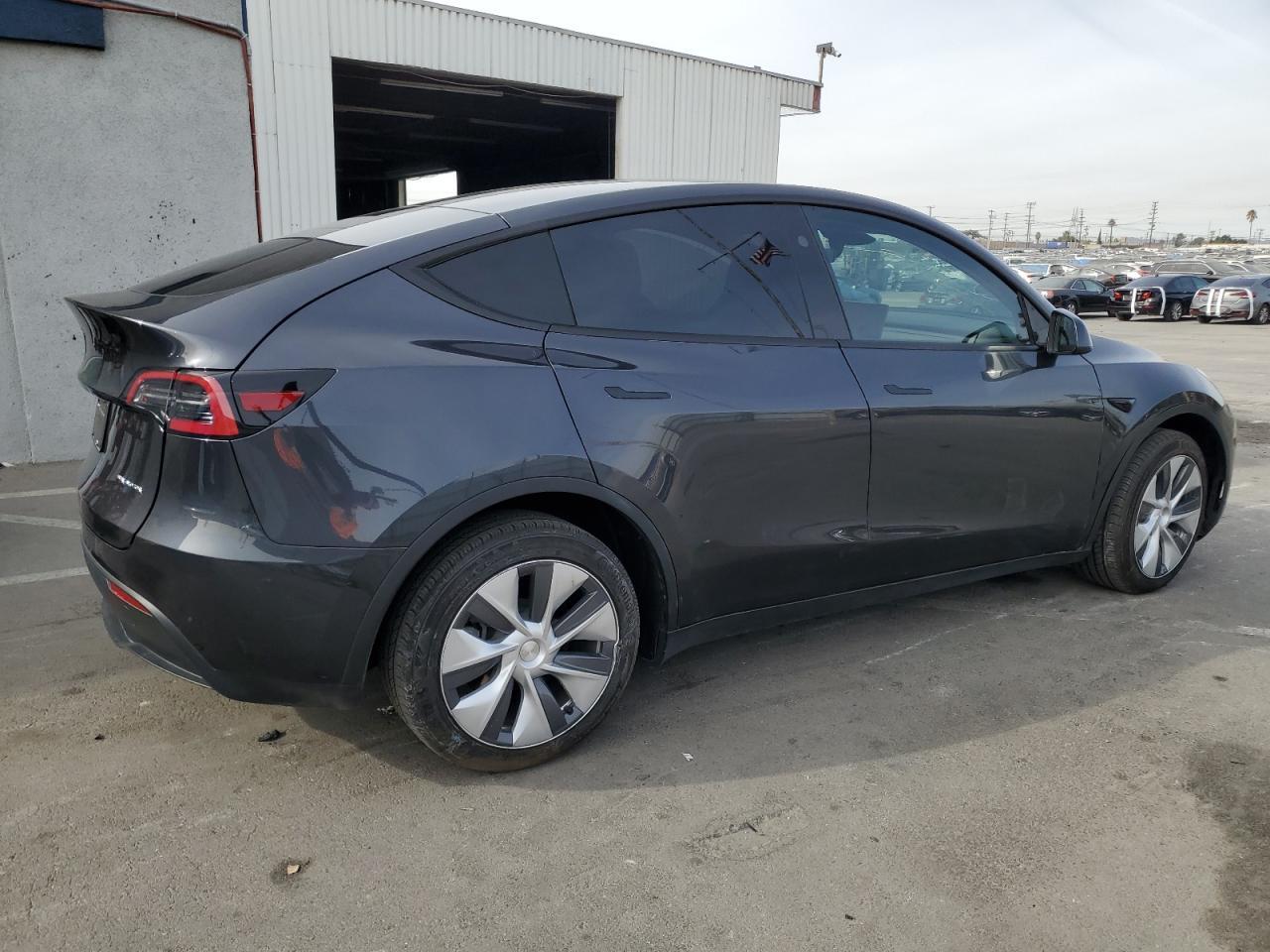 2024 TESLA MODEL Y - Image 3