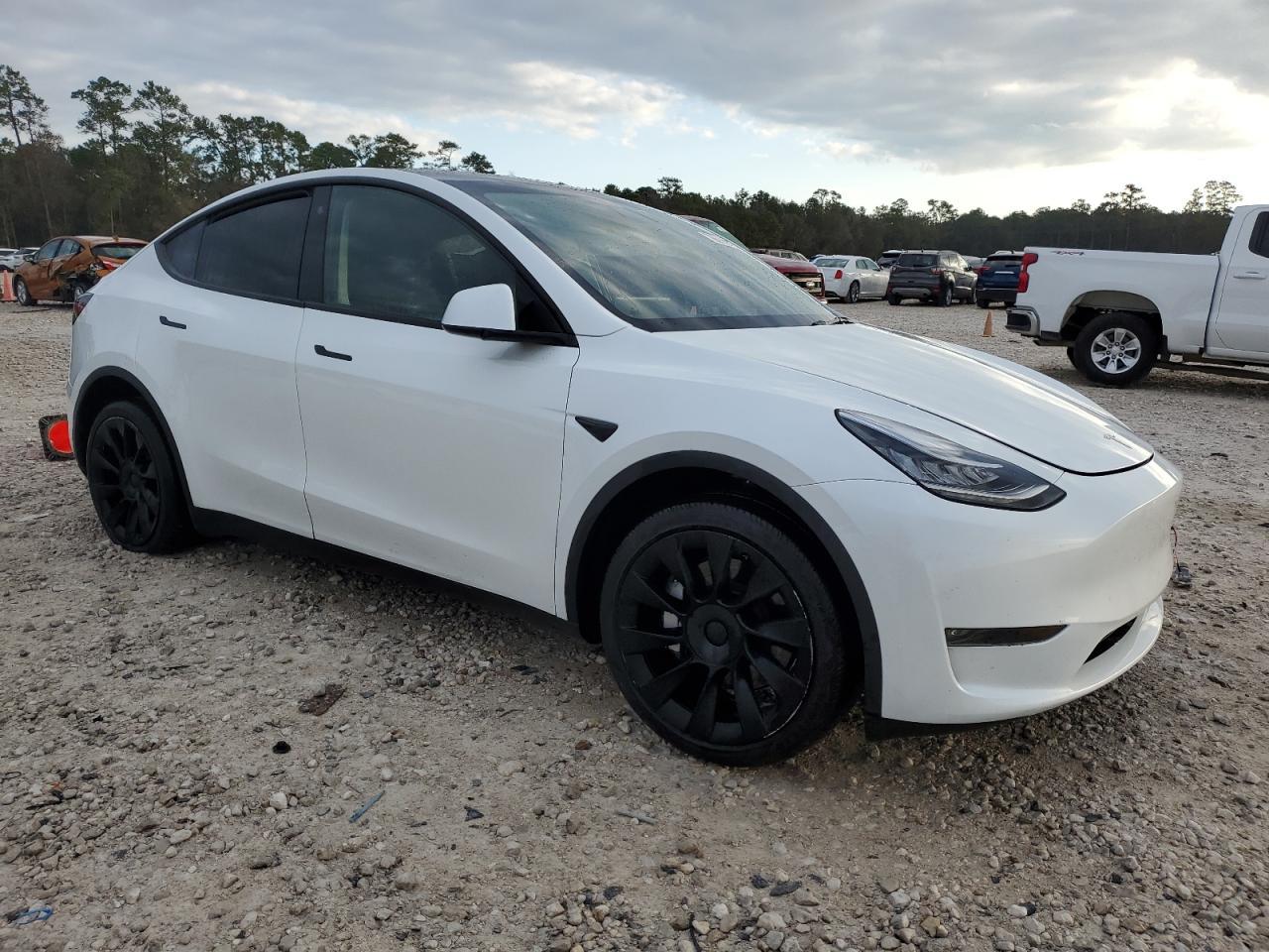 2023 TESLA MODEL Y - Фото 4