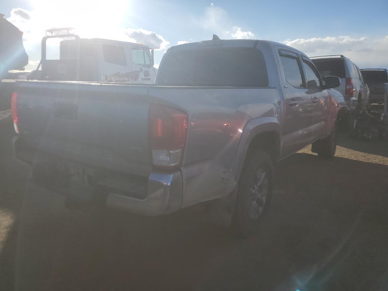 2017 TOYOTA TACOMA DOU - Фото 3