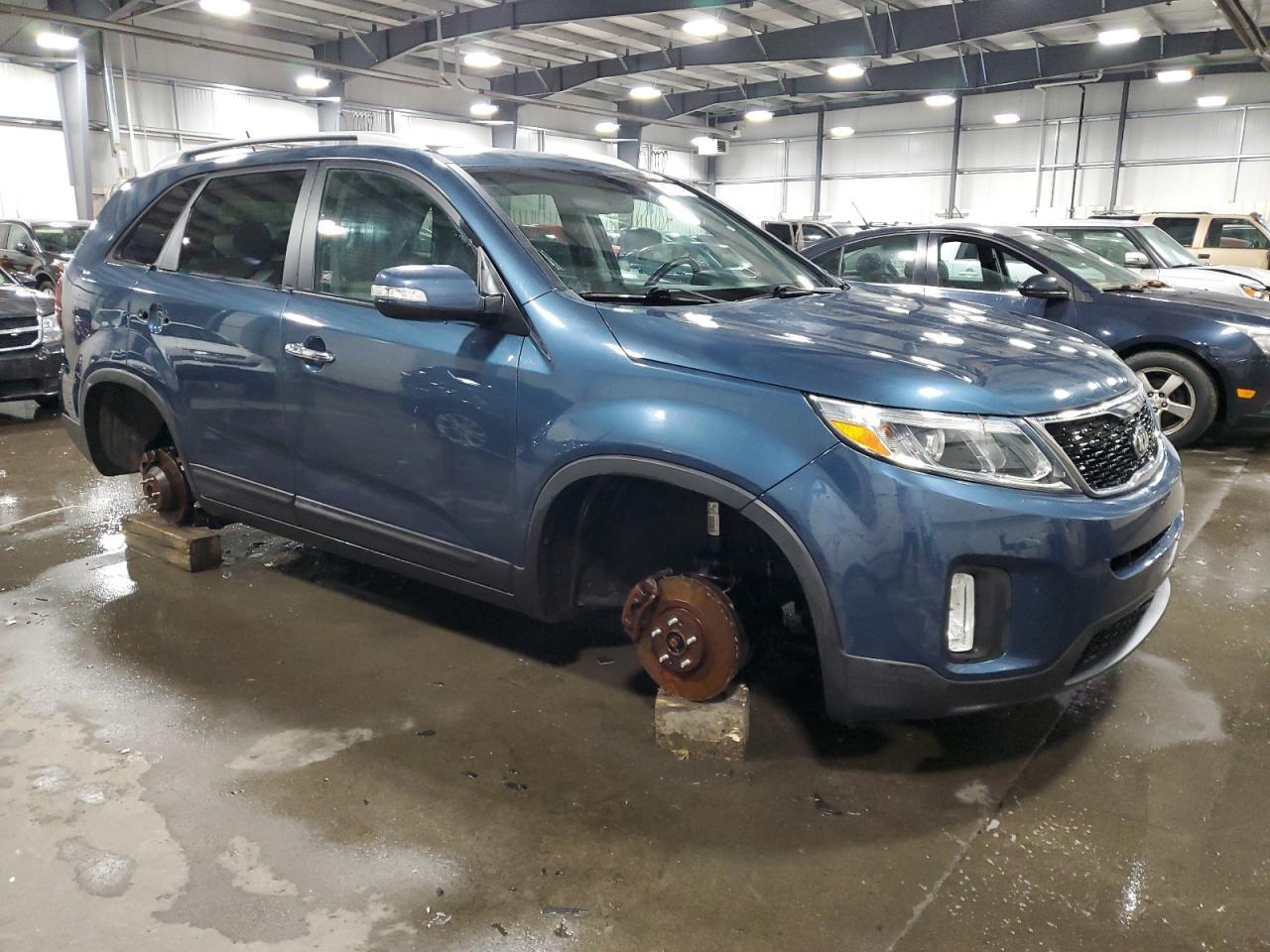 2015 KIA SORENTO LX - Image 4