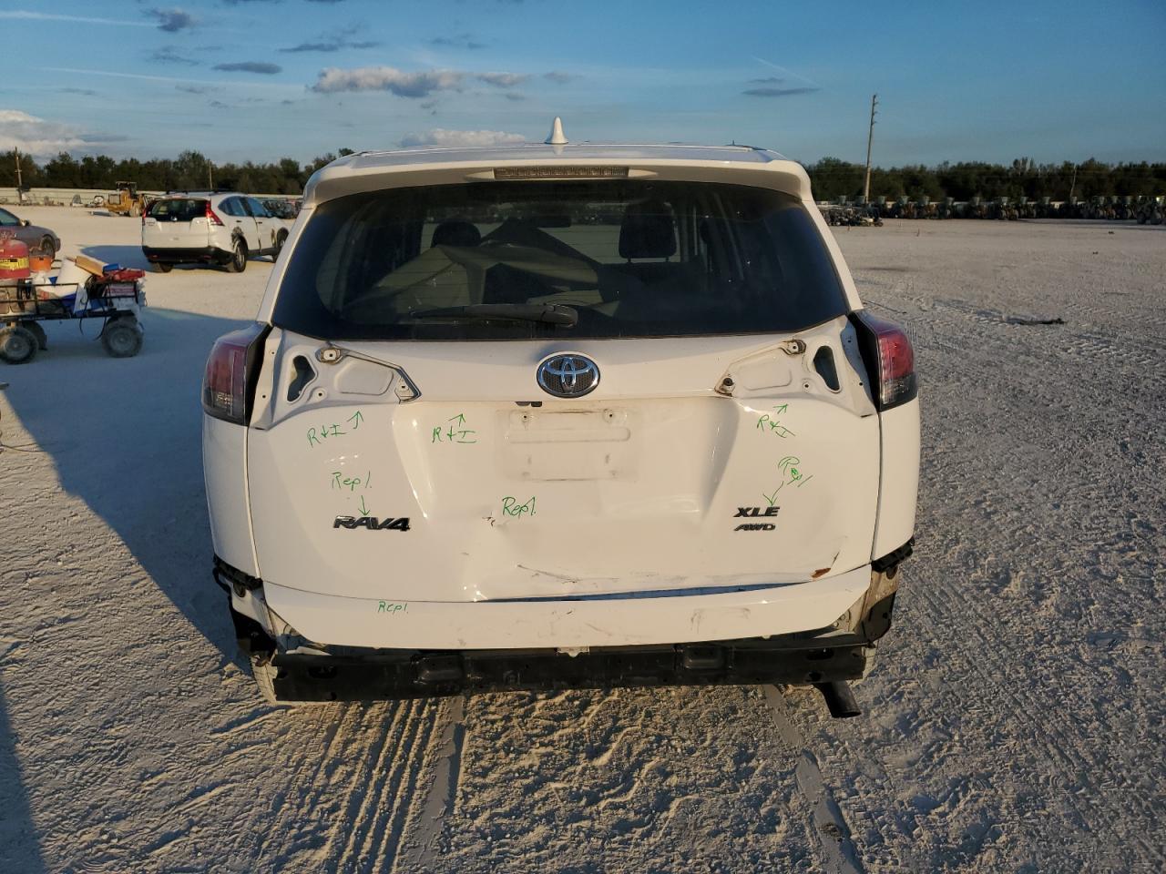 2017 TOYOTA RAV4 XLE - Image 6