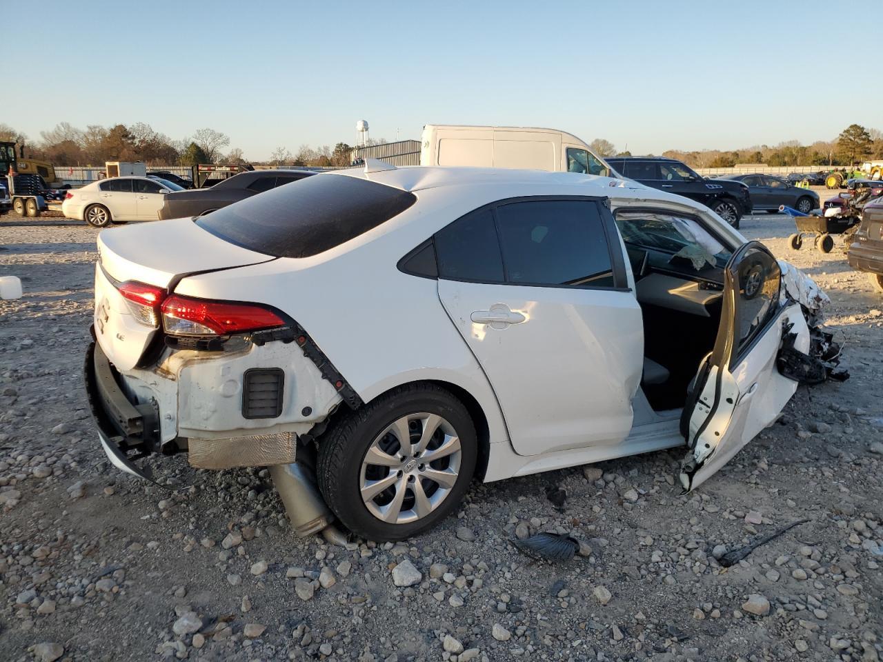 2021 TOYOTA COROLLA LE - Image 3