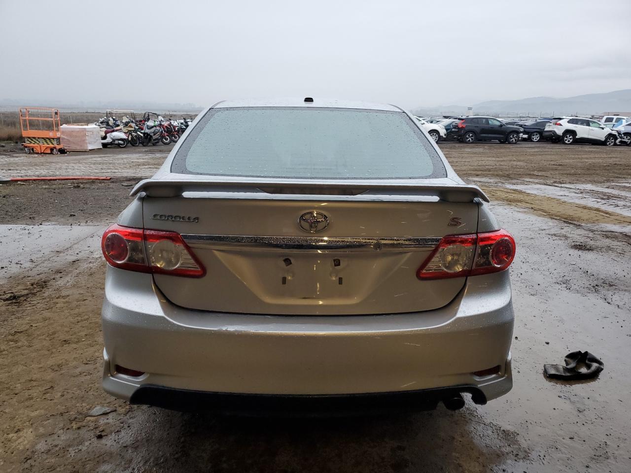 2013 TOYOTA COROLLA BA - Фото 6