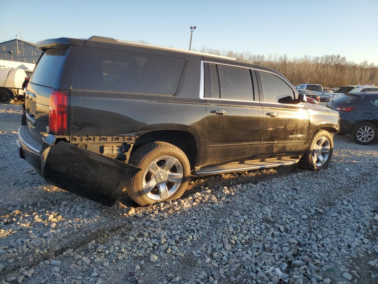 2017 CHEVROLET SUBURBAN K - Фото 3