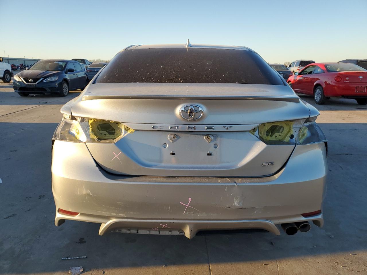 2021 TOYOTA CAMRY SE - Фото 6