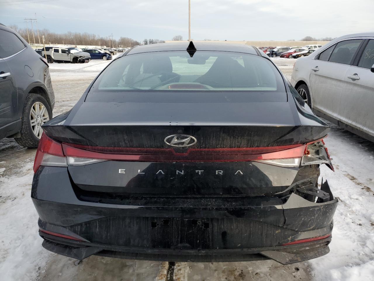2022 HYUNDAI ELANTRA SE - Фото 6