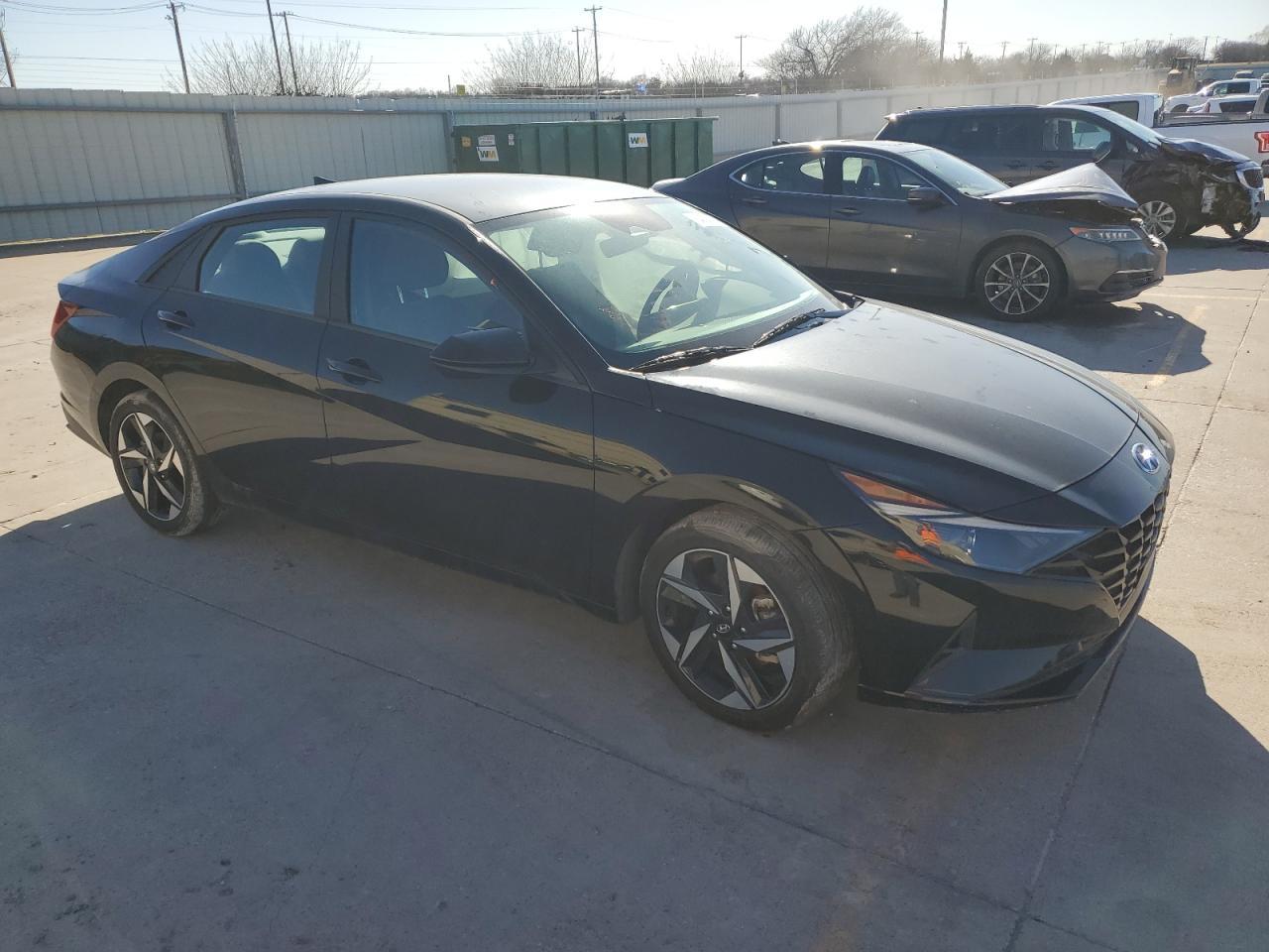 2023 HYUNDAI ELANTRA SE - Image 4