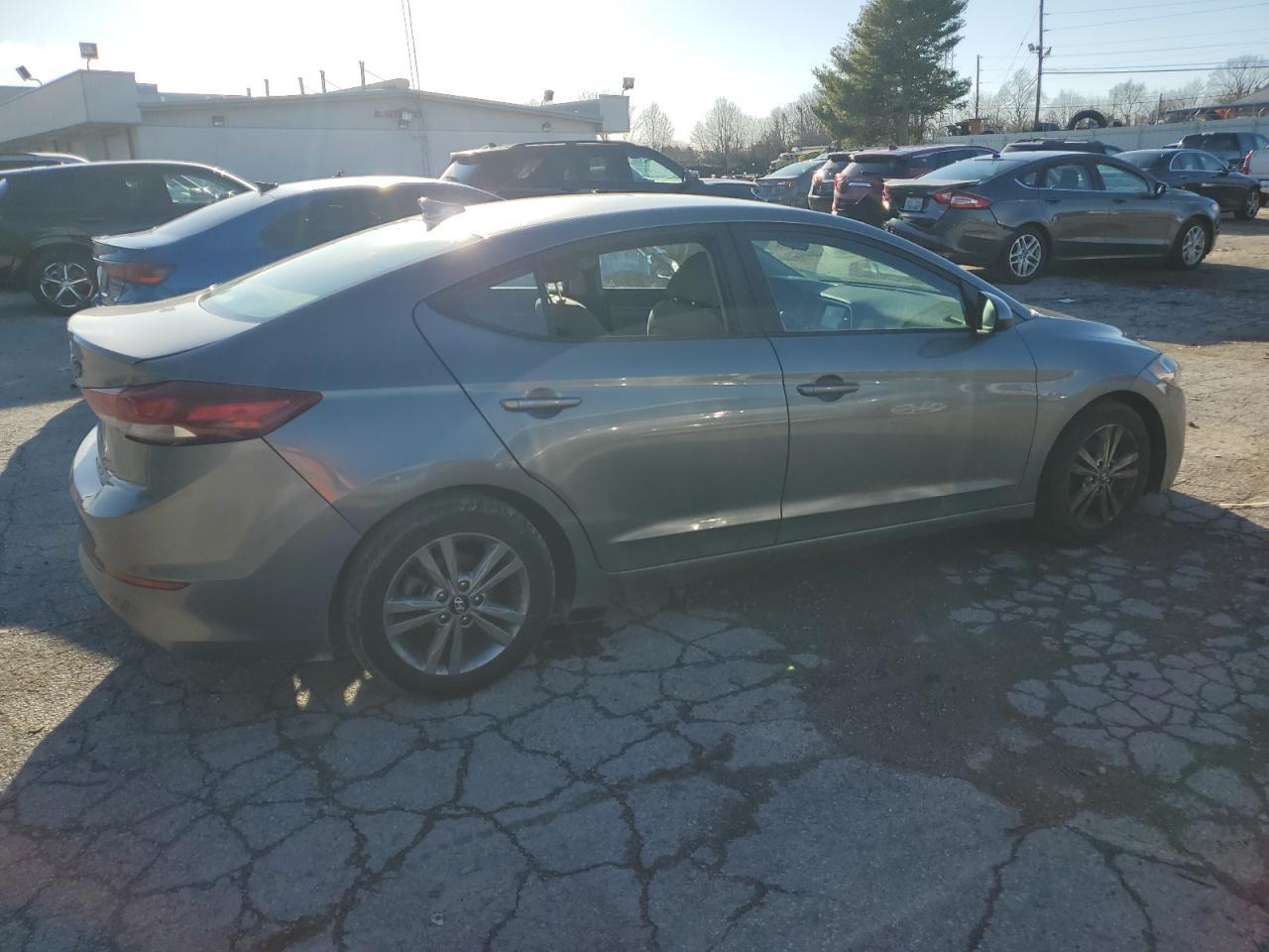 2018 HYUNDAI ELANTRA SE - Image 3