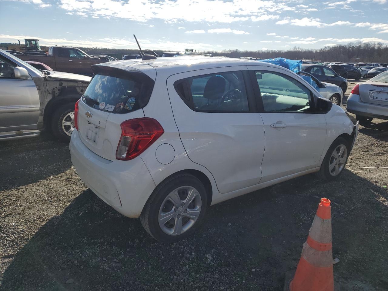 2022 CHEVROLET SPARK LS - Фото 3