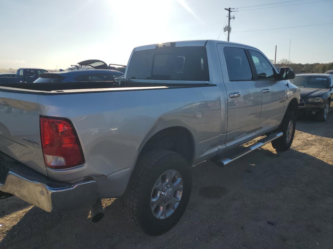 2018 RAM 2500 SLT - Image 3
