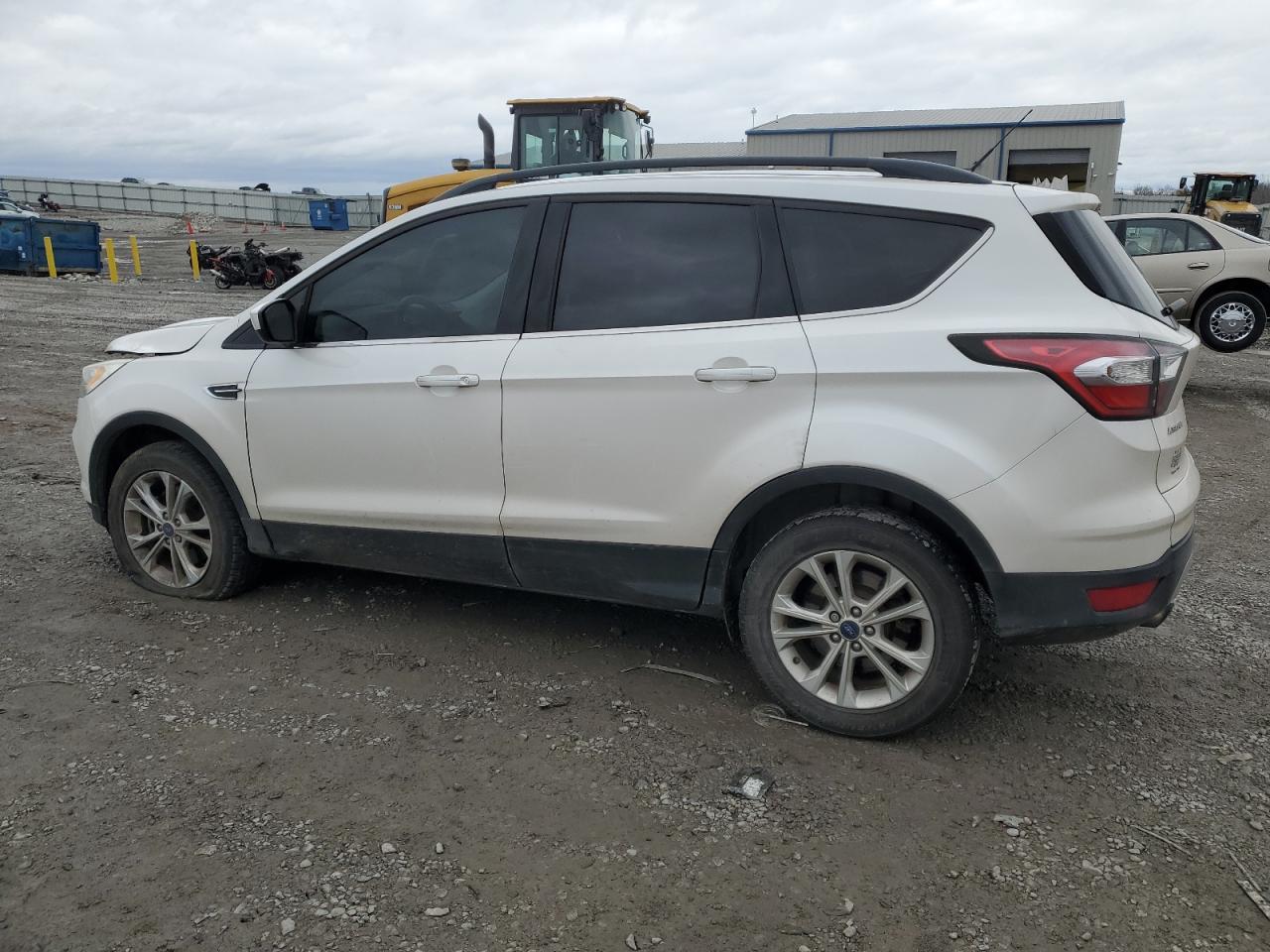 2017 FORD ESCAPE SE - Image 2