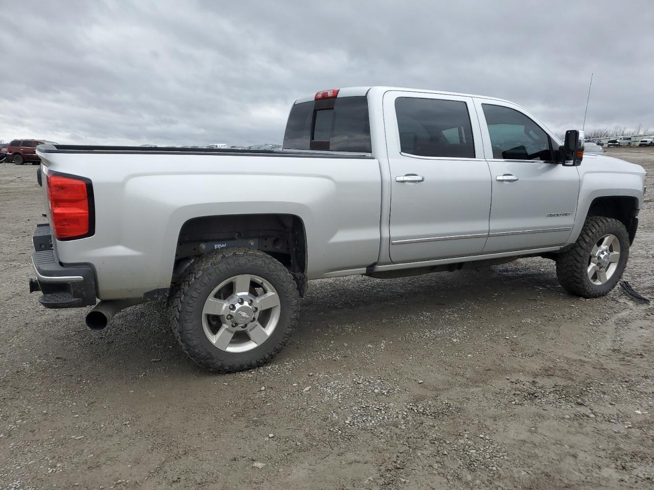 2016 CHEVROLET SILVERADO - Фото 3