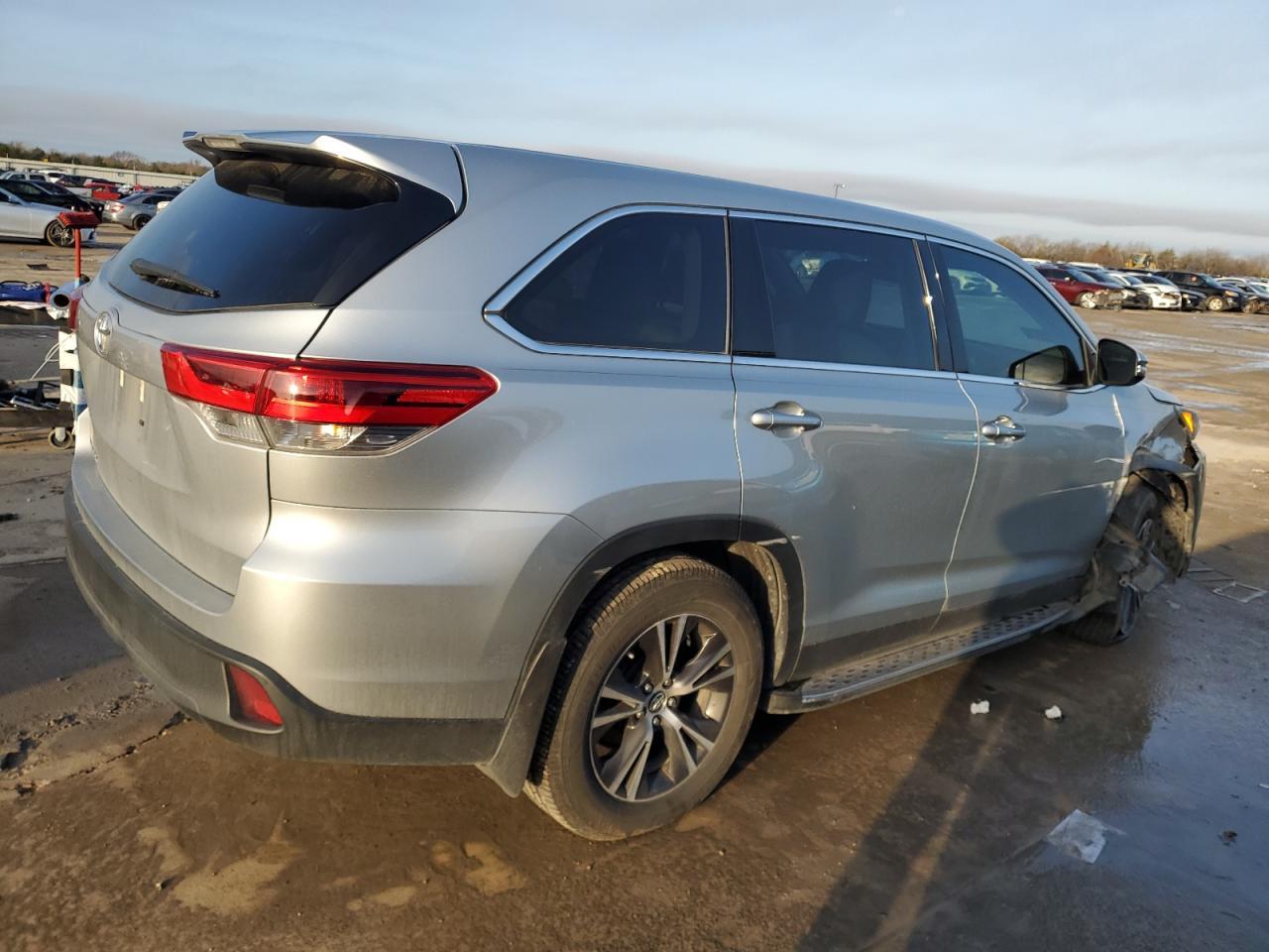 2019 TOYOTA HIGHLANDER - Фото 3