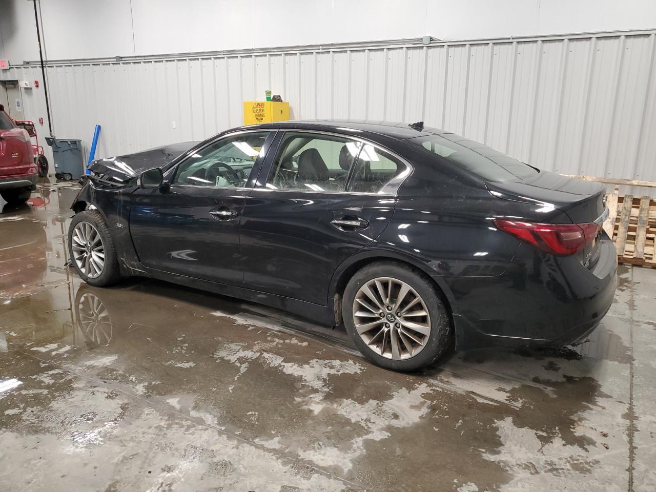 2018 INFINITI Q50 LUXE - Image 2