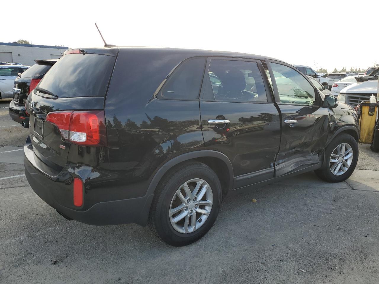 2014 KIA SORENTO LX - Image 3
