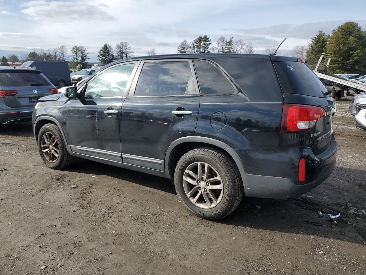 2014 KIA SORENTO LX - Image 2